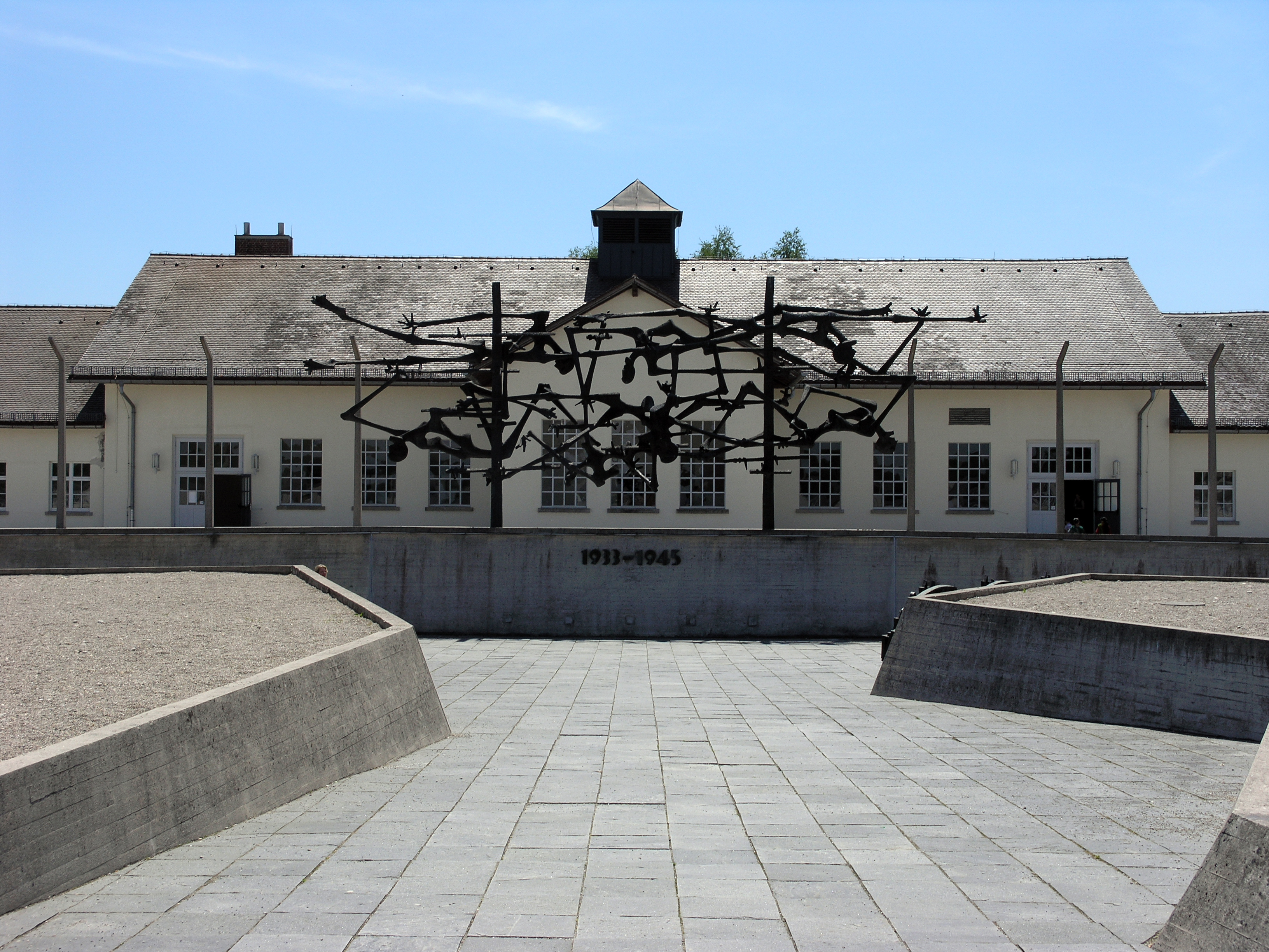 http://www.pugliaetmoresviaggi.it/public/fckeditor/image/Europa/monaco/Dachau-WM2.jpg